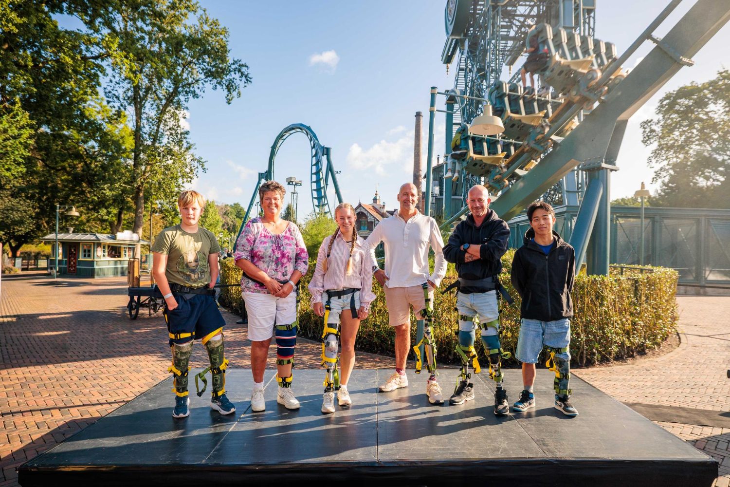 Ervaringsdeskundigen met beenprothese en SafeStrap in de Efteling
