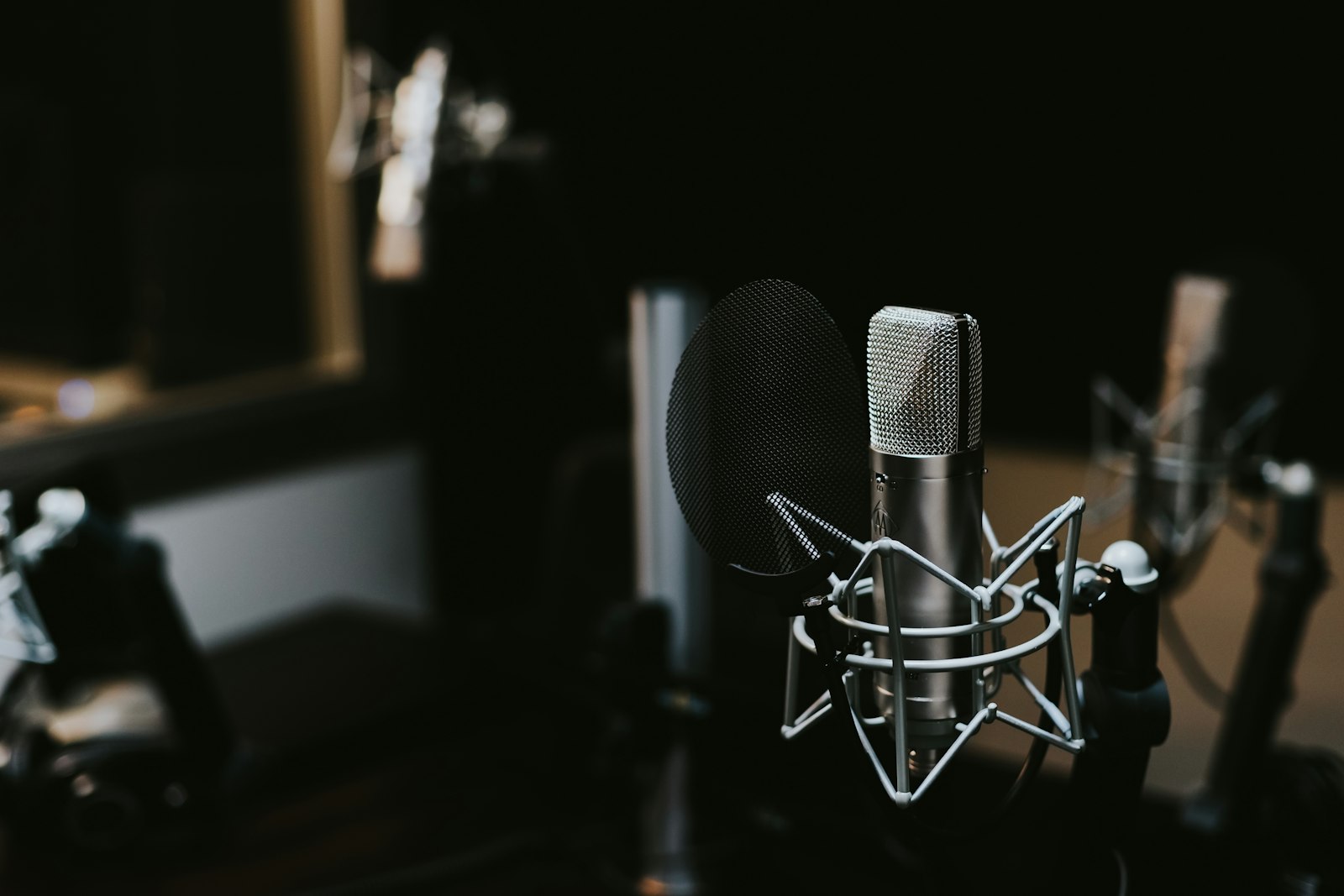 Studiomicrofoon in een opnamestudio