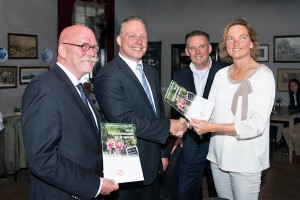 Henk Driessen (lijsttrekker CDA Tiel), Remco Dijkstra (VVD Tweede Kamerlid), Richard de Bruin (directeur Regionaal Bureau voor Toerisme (RBT) Rivierenland) en Nathalie van Verschuer (barones van landgoed Heerlijkheid Mariënwaerdt). 